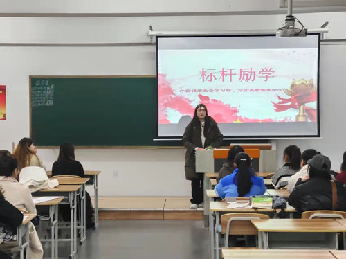 1638244173211156.jpg 20英语2班贾小涵_副本.jpg